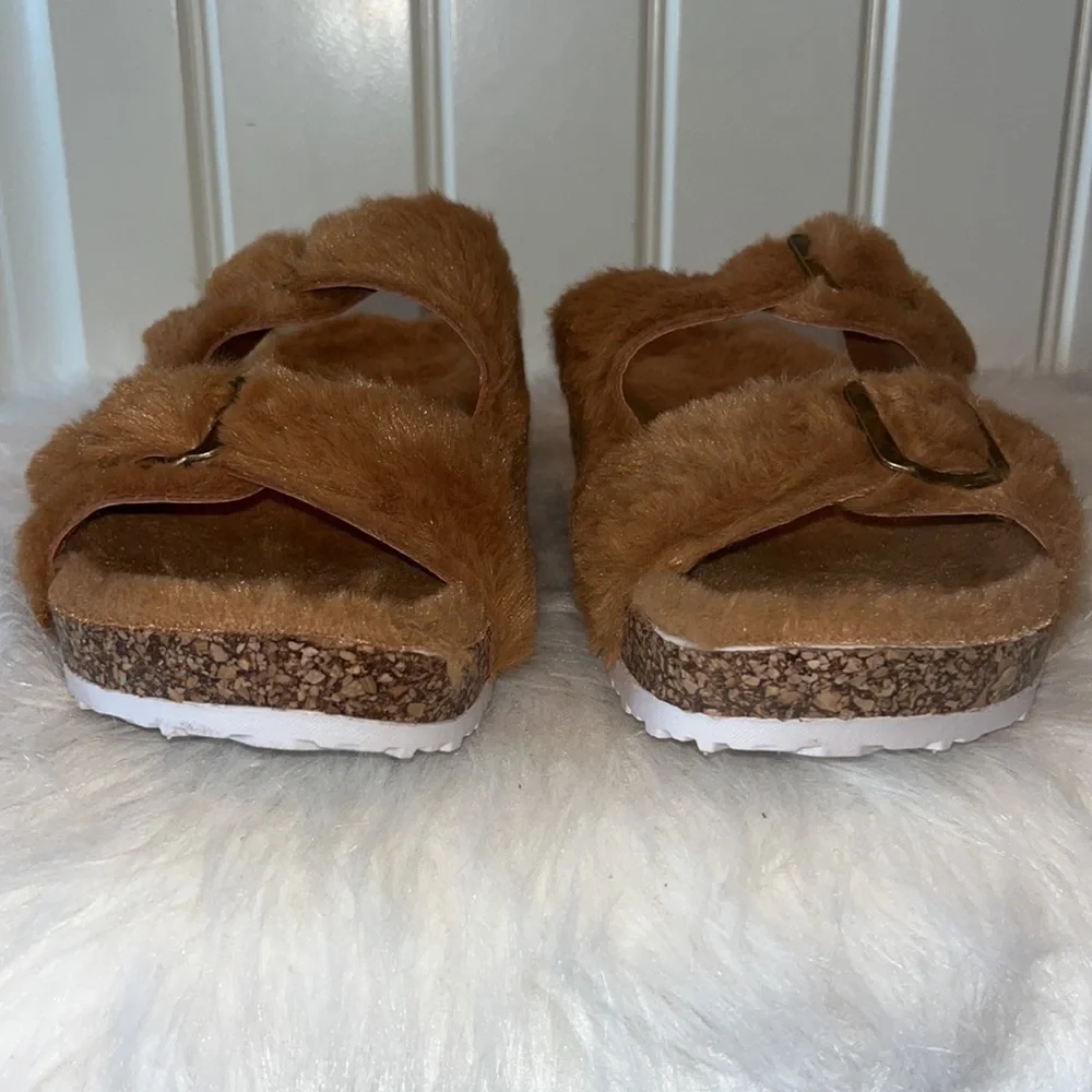 OLIVIA Miller Womens Stephy Furry Casual Slide Sandals teddy bear Tan size 9